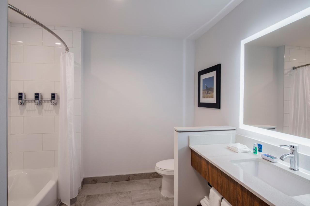 Four Points By Sheraton Grande Prairie Buitenkant foto