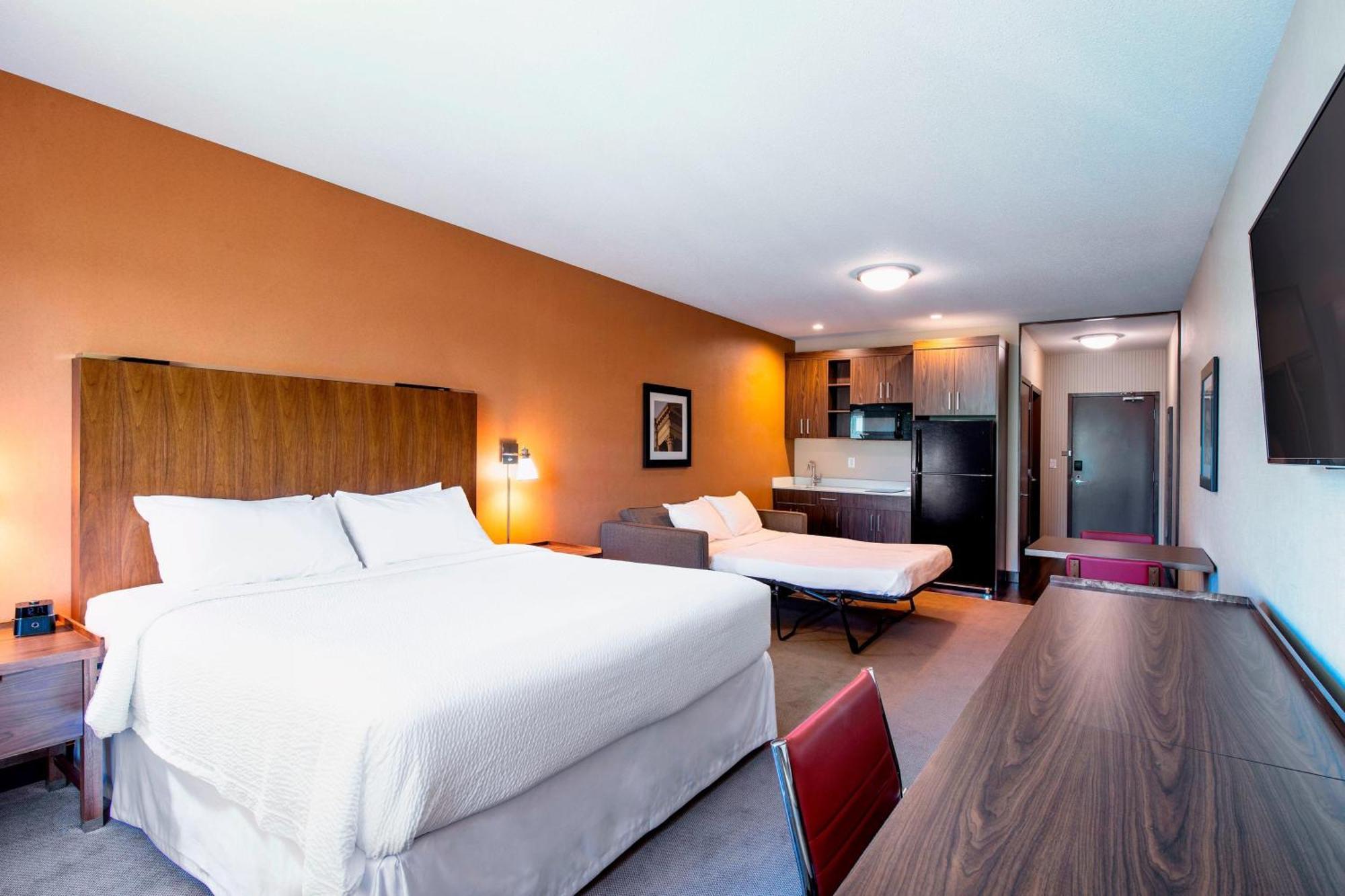 Four Points By Sheraton Grande Prairie Buitenkant foto