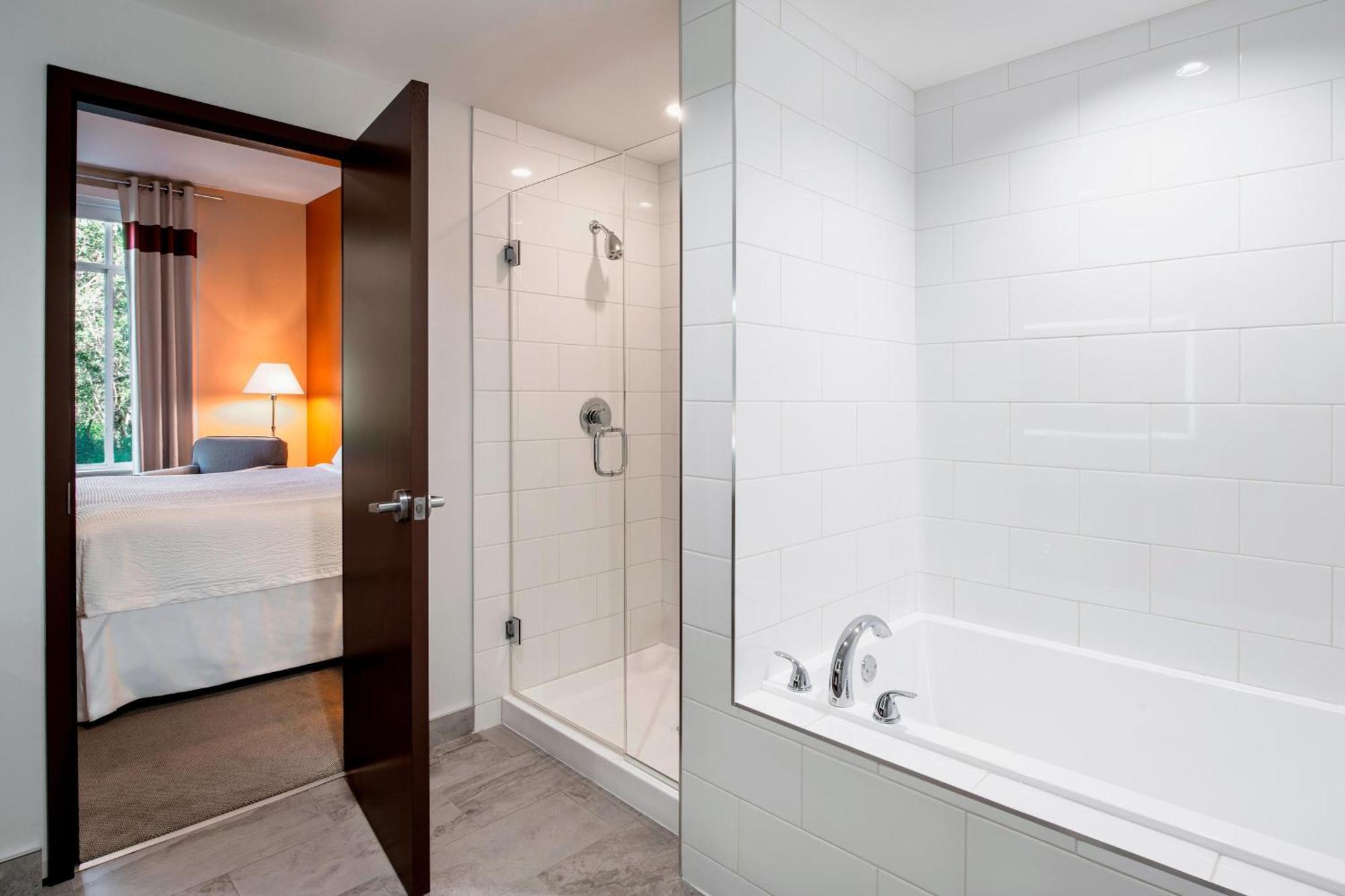 Four Points By Sheraton Grande Prairie Buitenkant foto