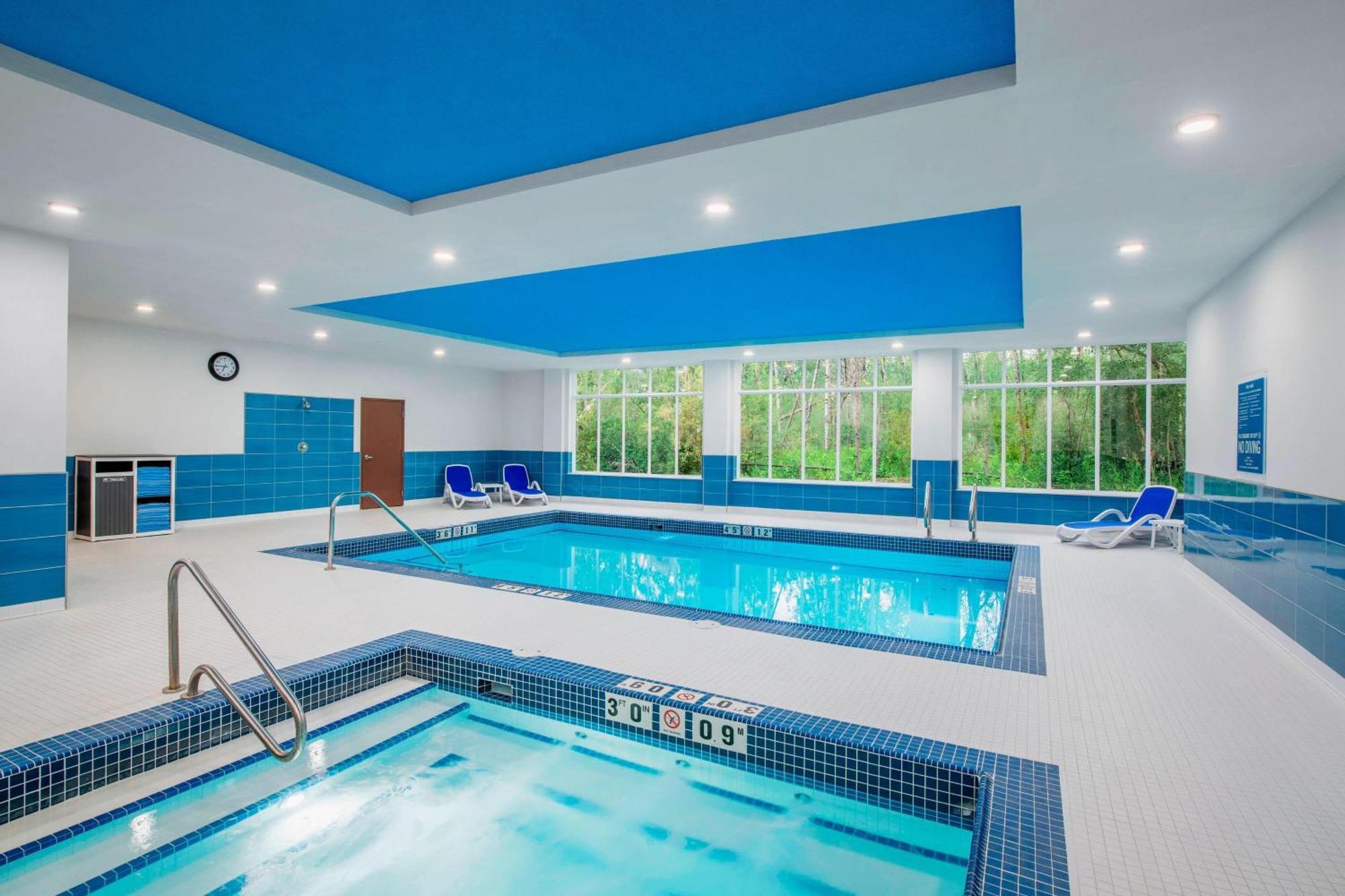 Four Points By Sheraton Grande Prairie Buitenkant foto