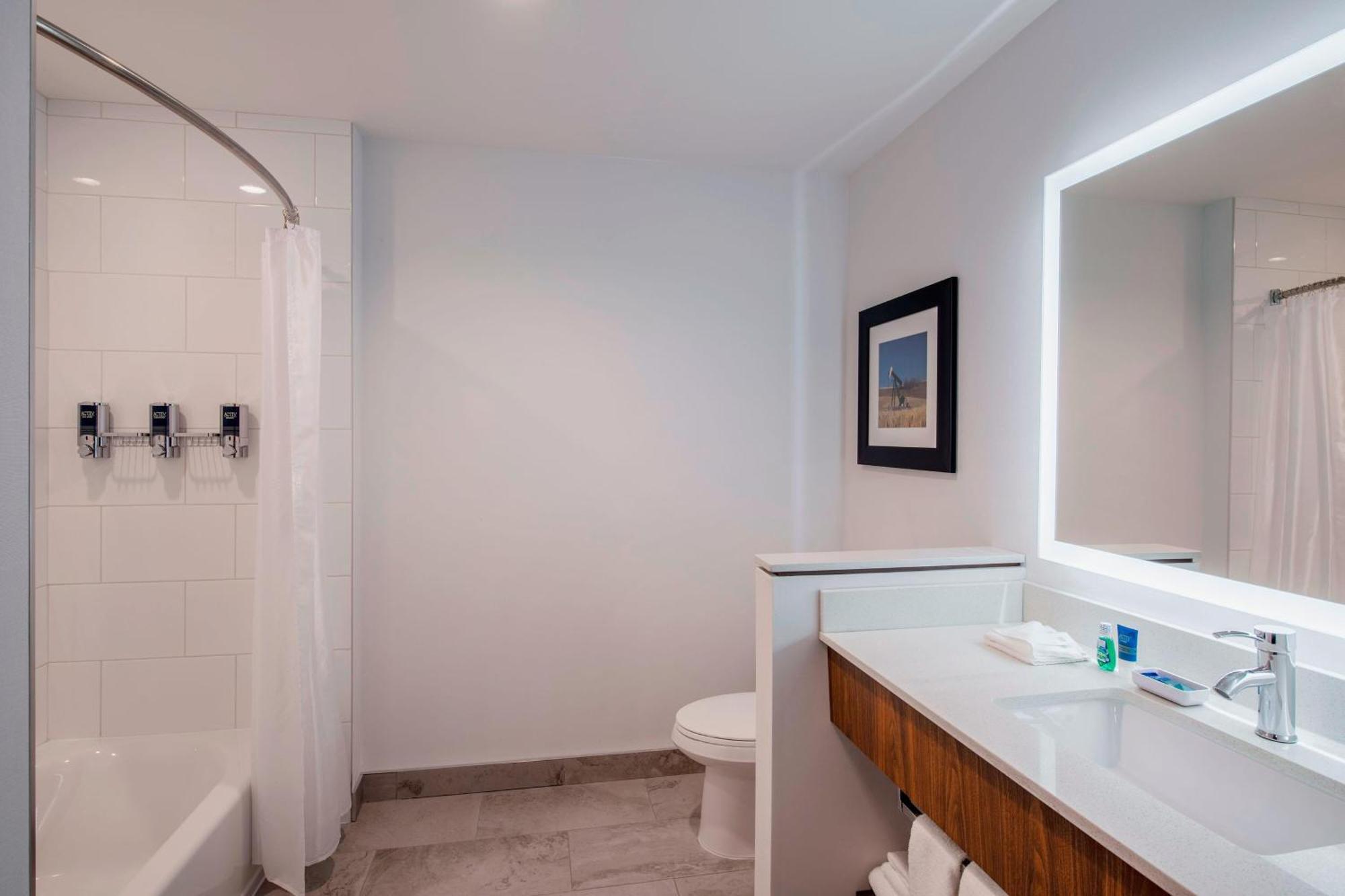 Four Points By Sheraton Grande Prairie Buitenkant foto