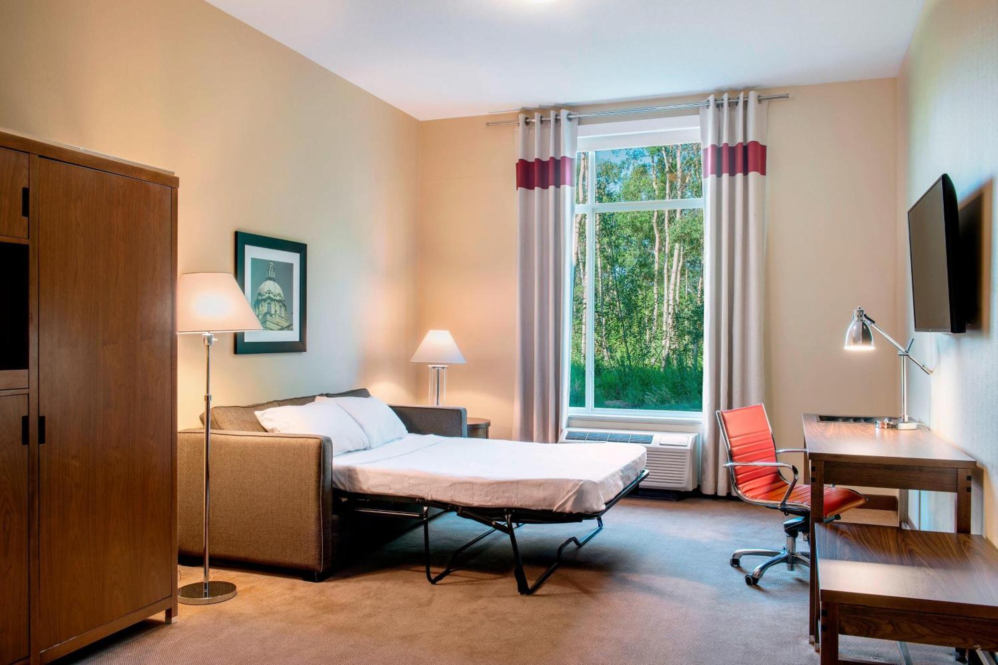 Four Points By Sheraton Grande Prairie Buitenkant foto