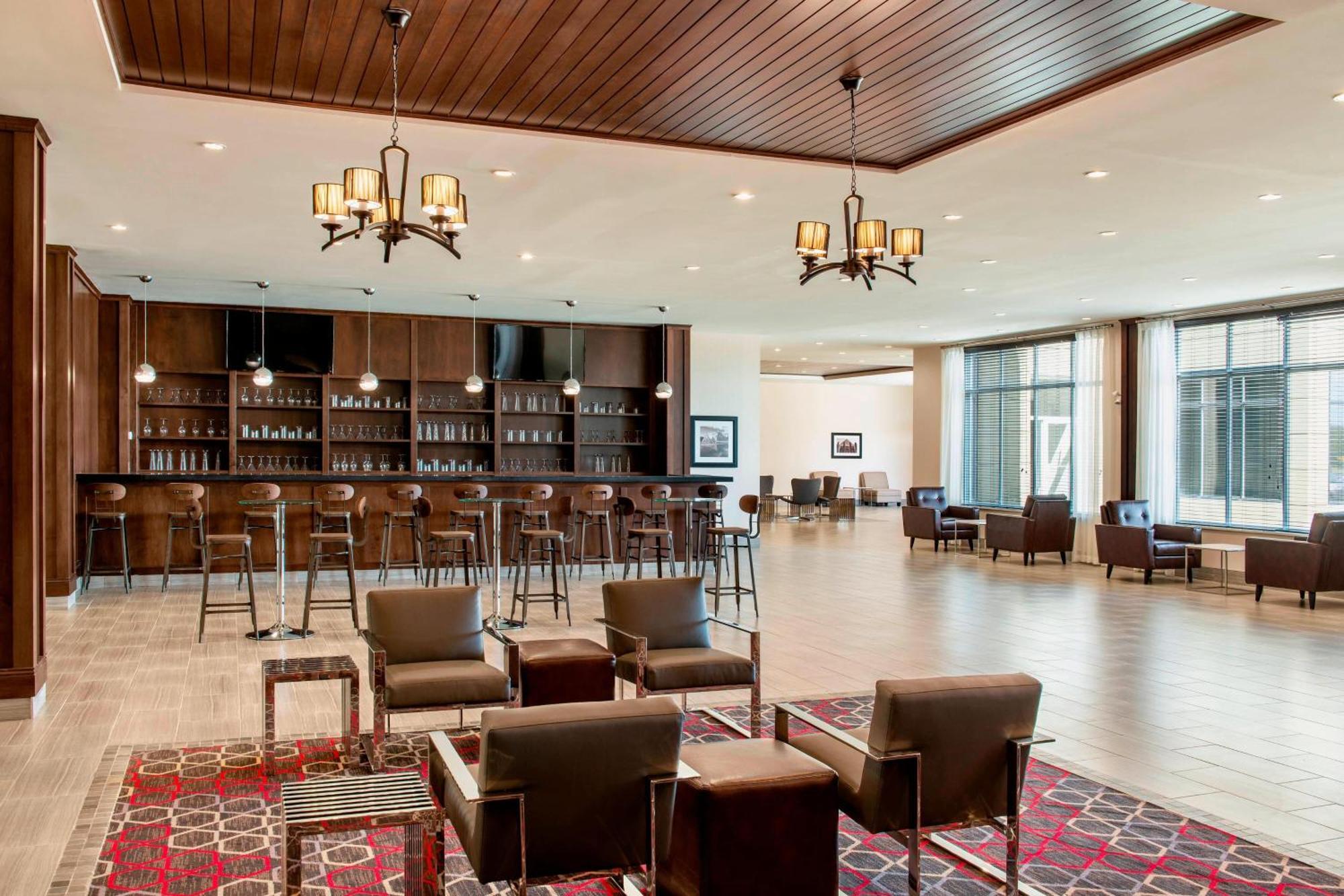 Four Points By Sheraton Grande Prairie Buitenkant foto